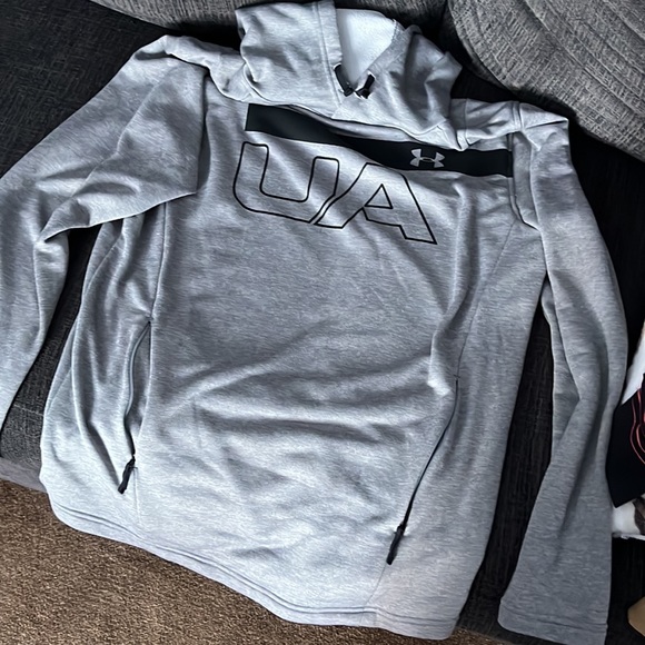 Under Armour Sweatshirt Bundle - Picture 3 of 3